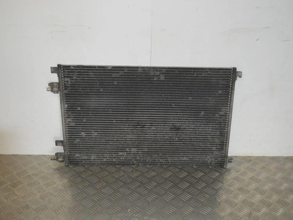 Радиатор кондиционера Renault Megane 2 (2002-2008) 8200115543