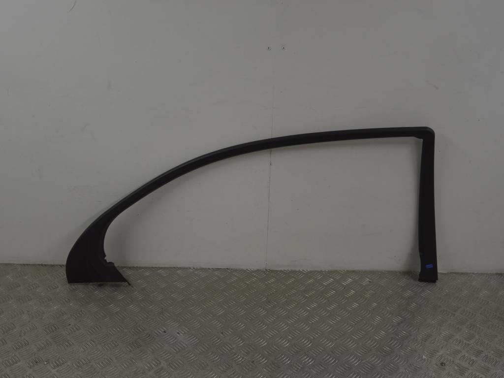 Рамка двери задней левой