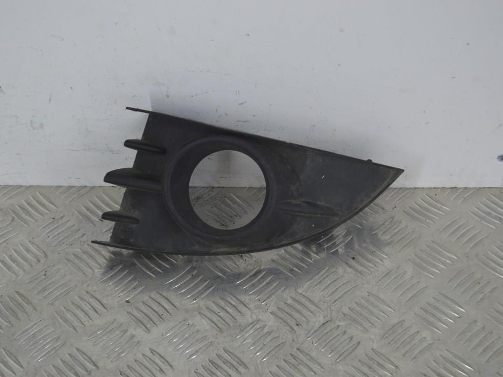 Рамка фары противотуманной левой