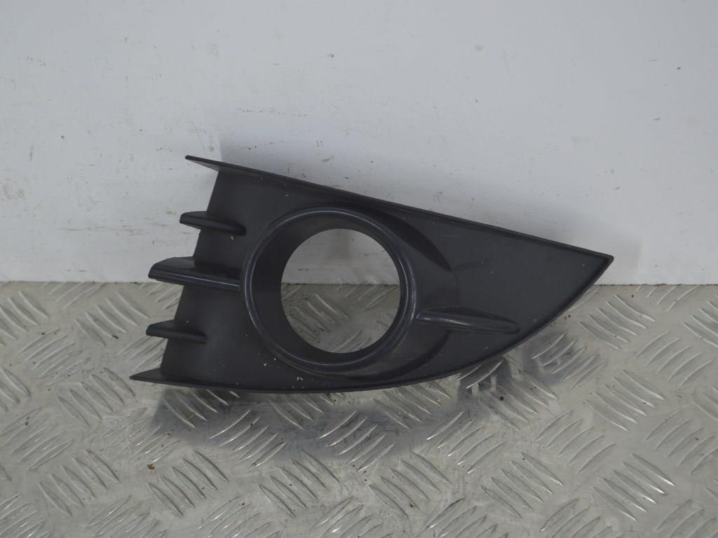 Рамка фары противотуманной левой Renault Scenic 2 (2003-2009)