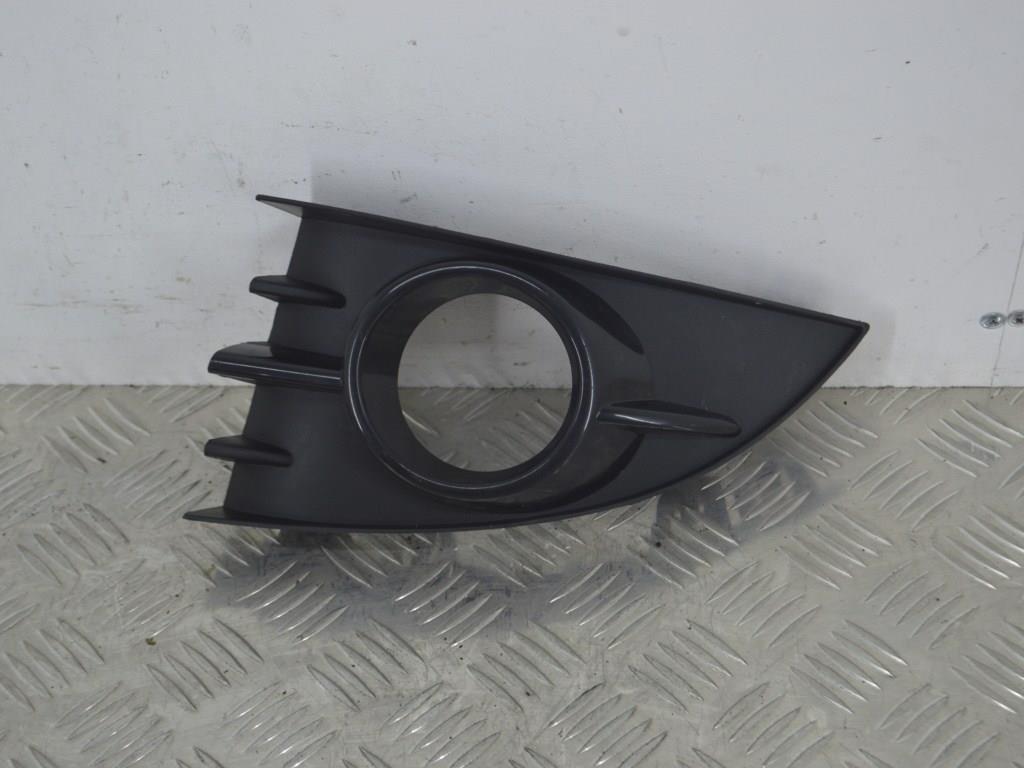 Рамка фары противотуманной левой