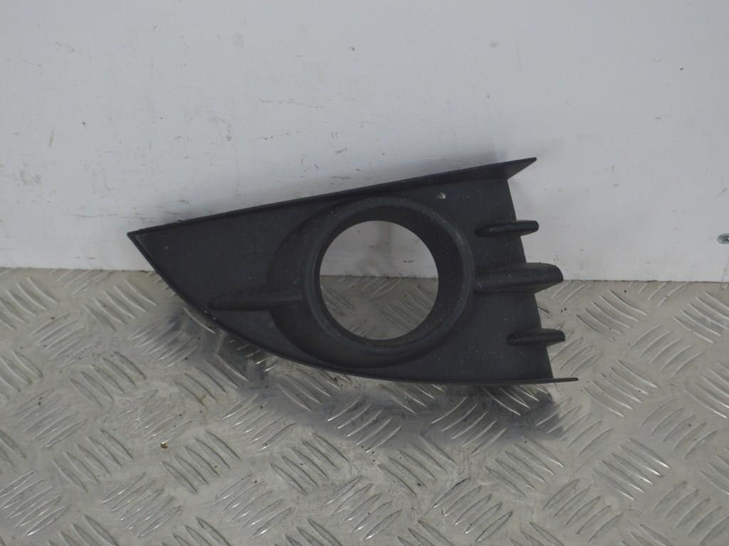 Рамка фары противотуманной правой Renault Scenic 2 (2003-2009) P0009765