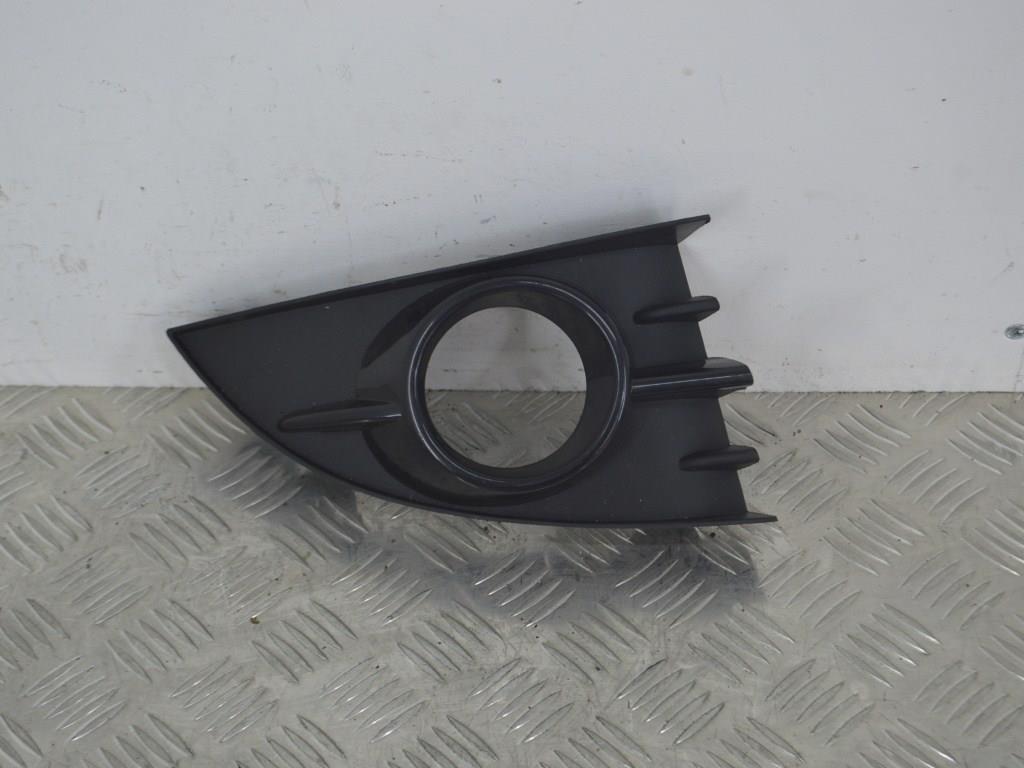 Рамка фары противотуманной правой