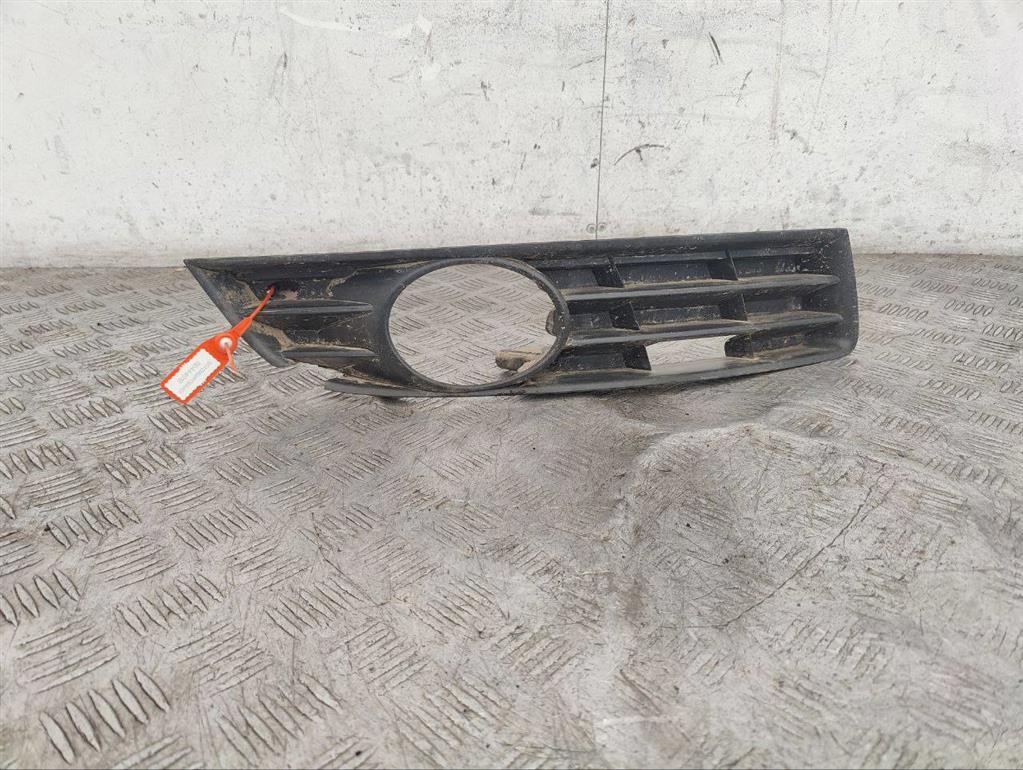 Рамка фары противотуманной правой