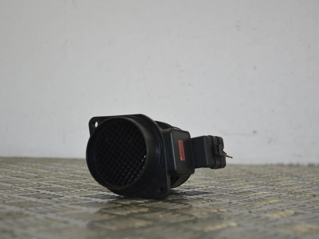 Расходомер воздуха Renault Megane 1 (1996-2002) 7700104426, 7700109812, 5WK9620