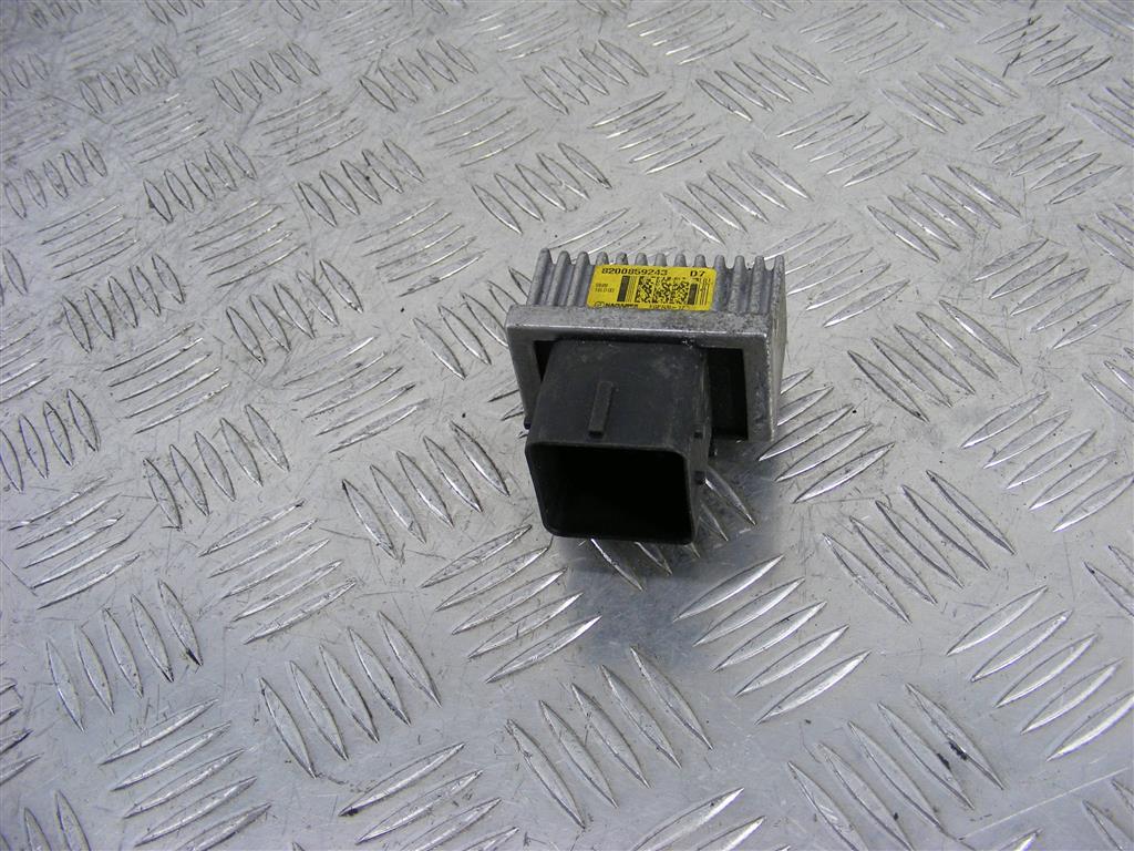 Реле накала свечей Renault Megane 3 (2008-2019) 8200859243