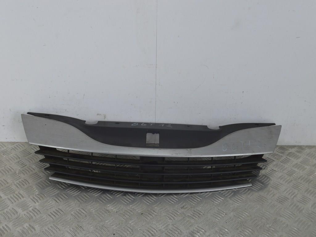 Решетка радиатора Renault Laguna 2 (2001-2007) 8200012581