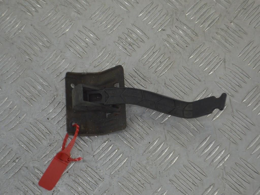 Ручка открывания капота Renault Megane 2 (2002-2008) 8200438215
