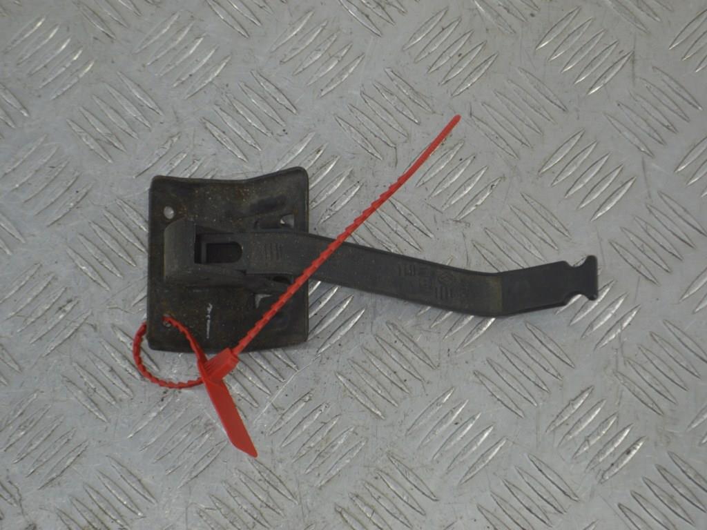 Ручка открывания капота