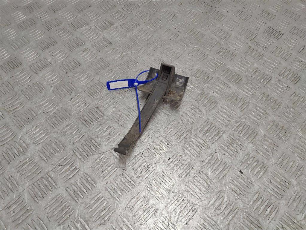 Ручка открывания капота