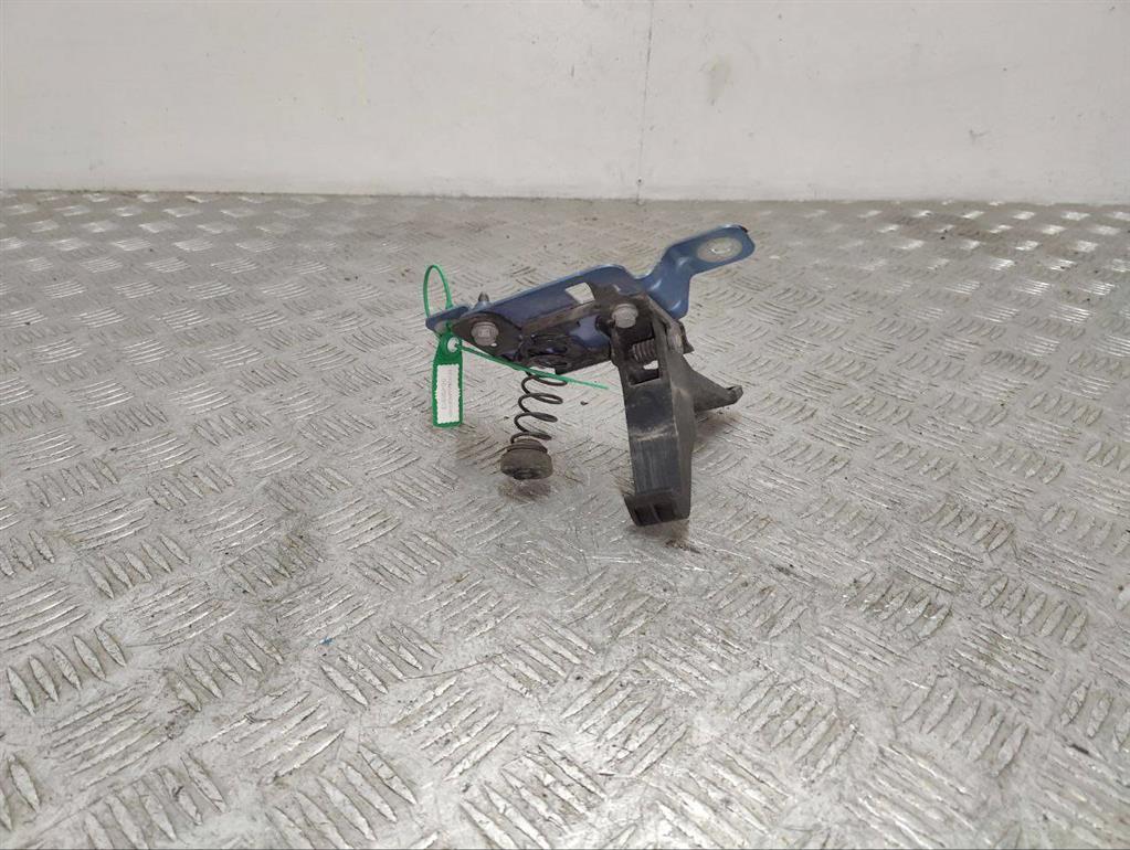 Ручка открывания капота