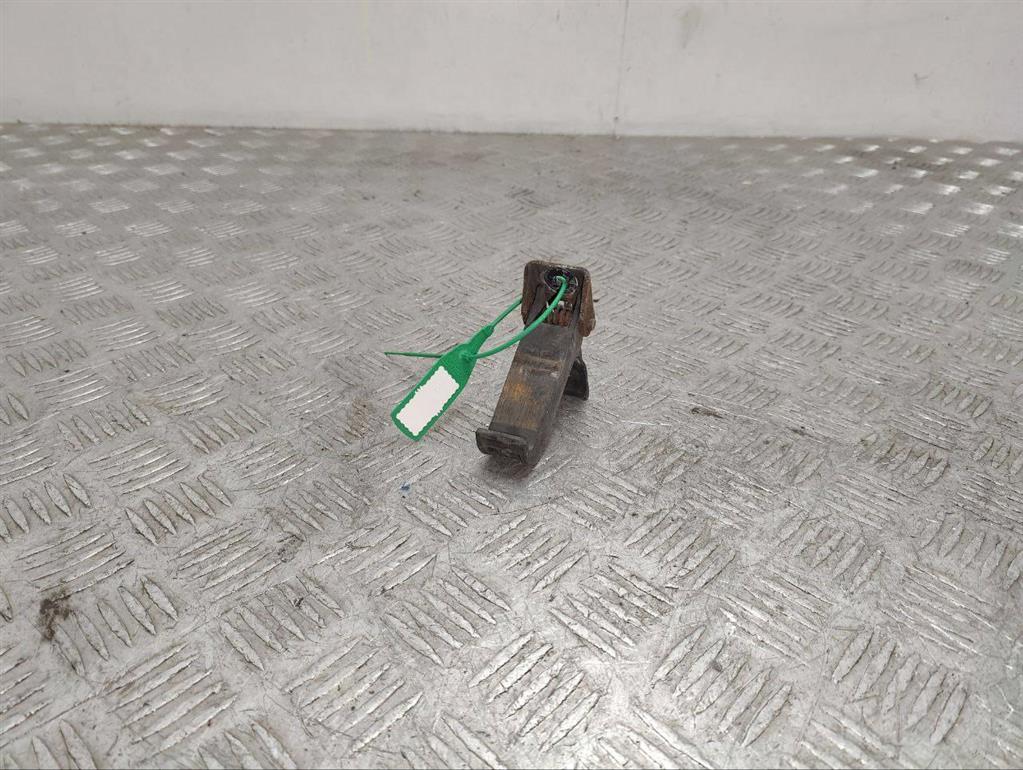 Ручка открывания капота