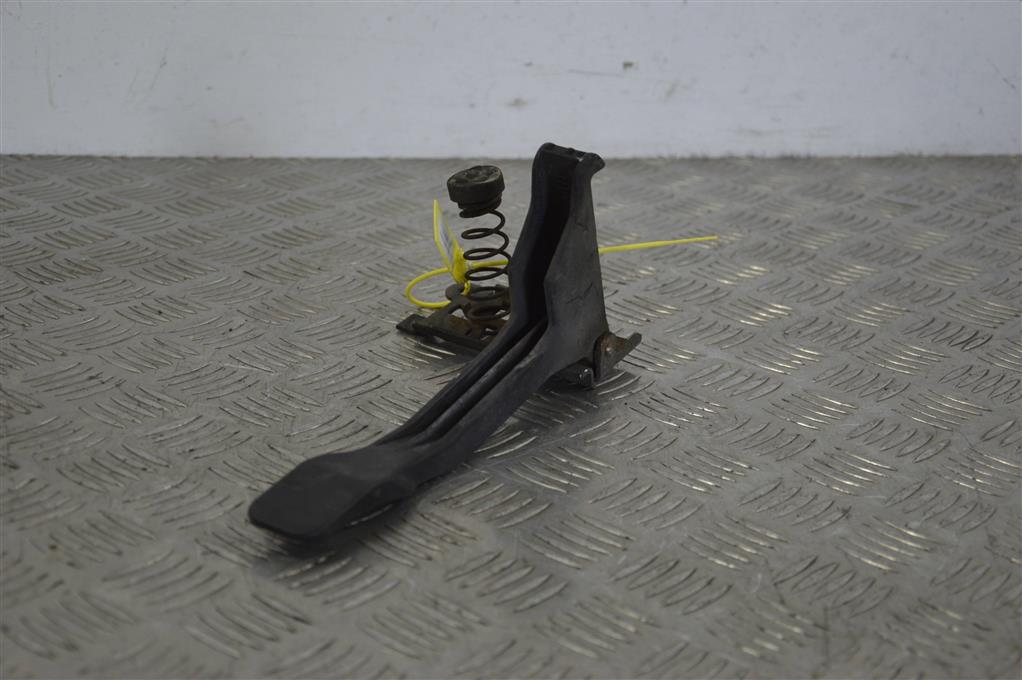 Ручка открывания капота