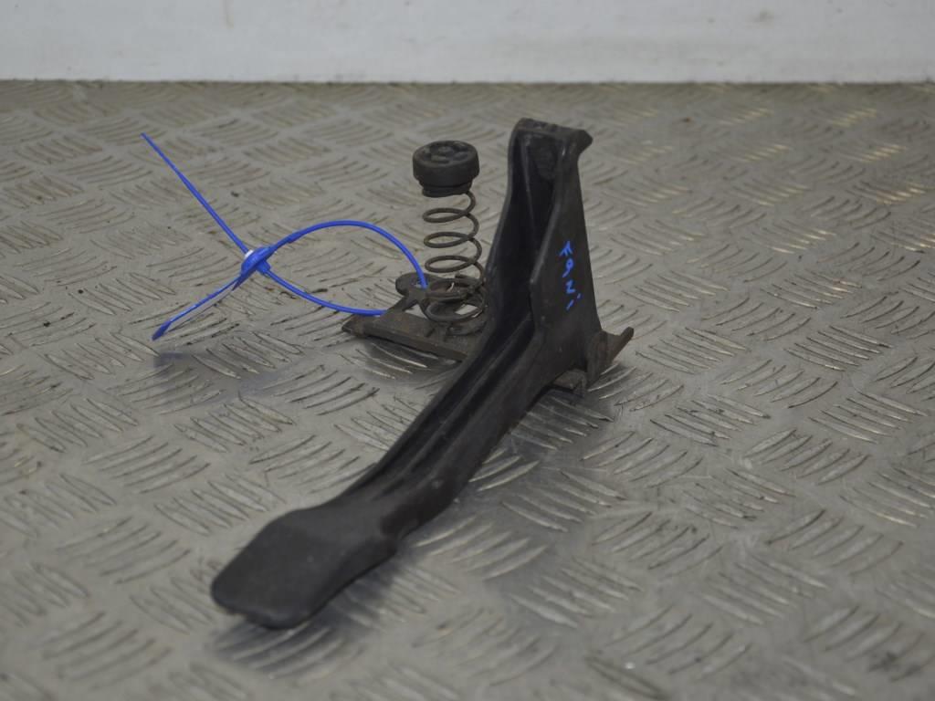 Ручка открывания капота