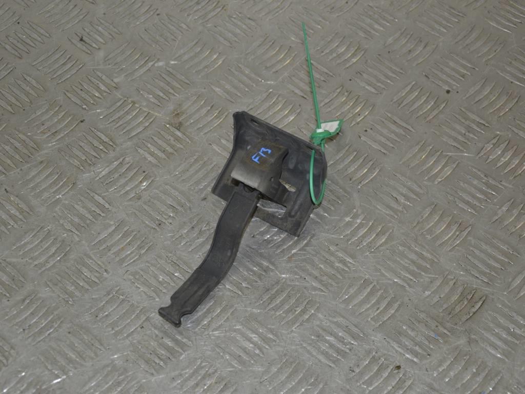 Ручка открывания капота