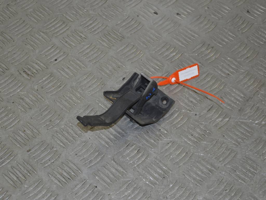 Ручка открывания капота