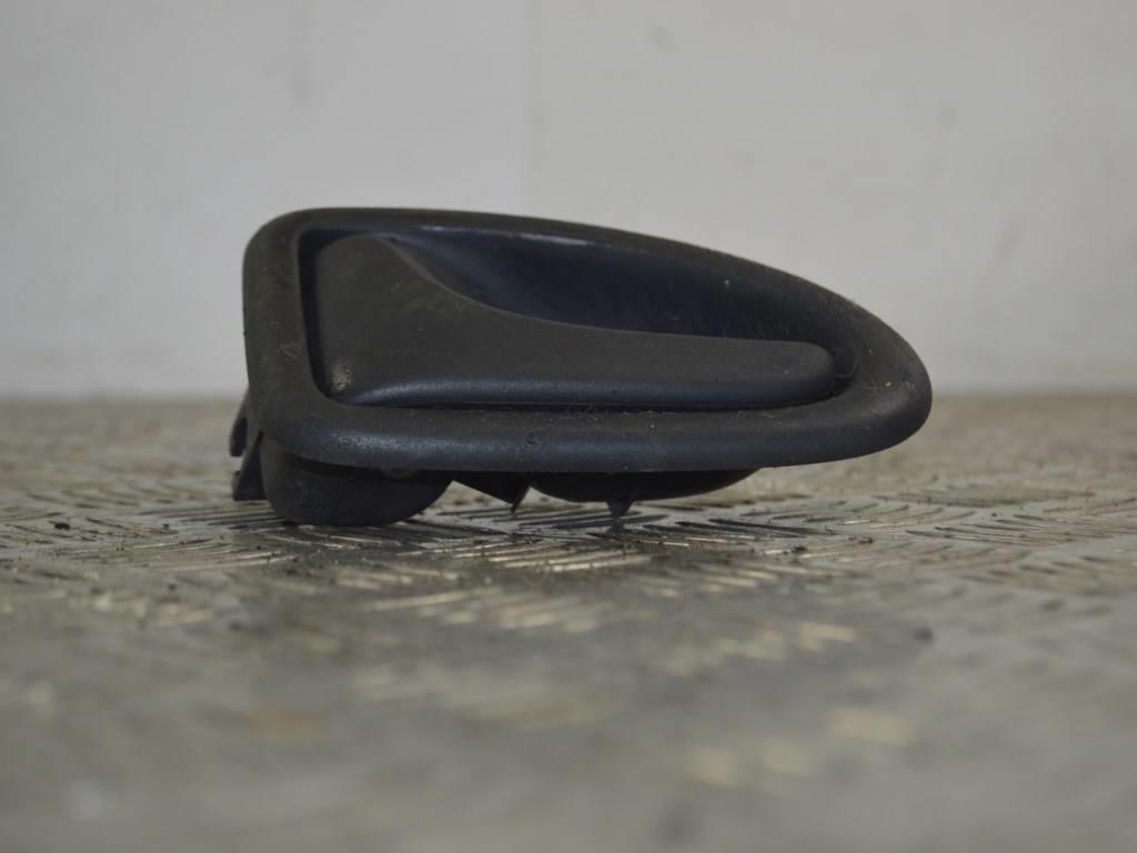 Ручка внутренняя передняя левая Renault Megane 1 (1996-2002) 8200028994