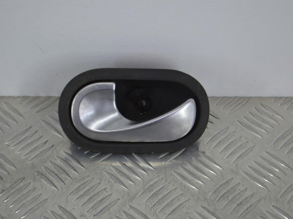 Ручка внутренняя передняя левая Renault Megane 2 (2002-2008) 8200028487