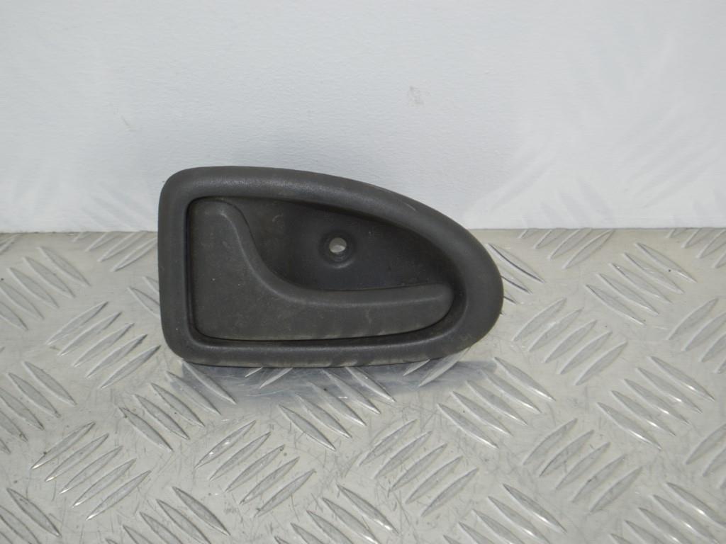 Ручка внутренняя передняя левая Renault Scenic 1 (1996-2003) 7700415974