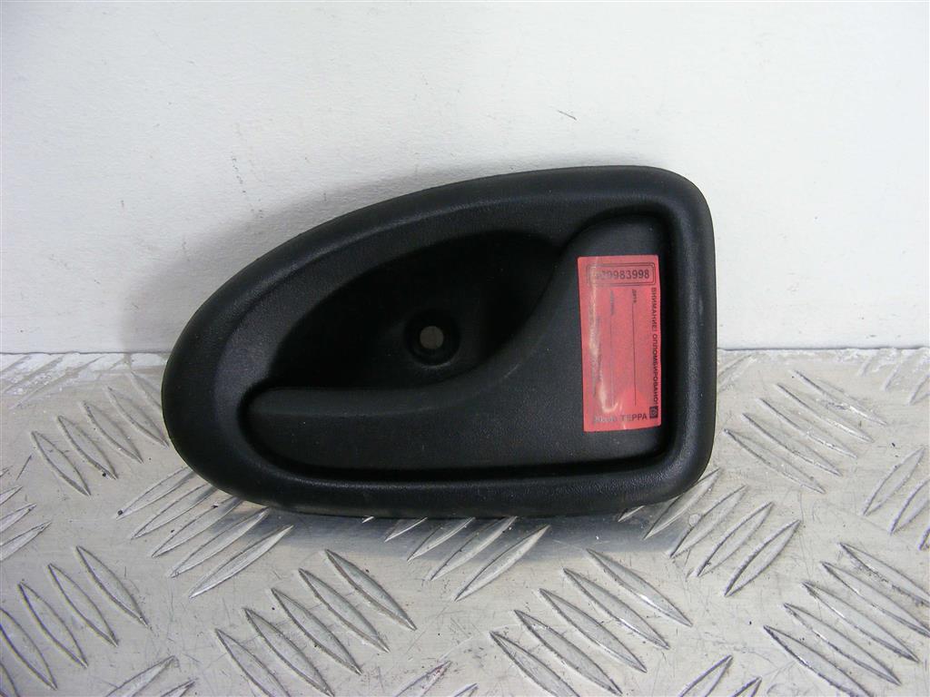 Ручка внутренняя передняя правая Renault Logan 1 (2004-2014) 7700830079