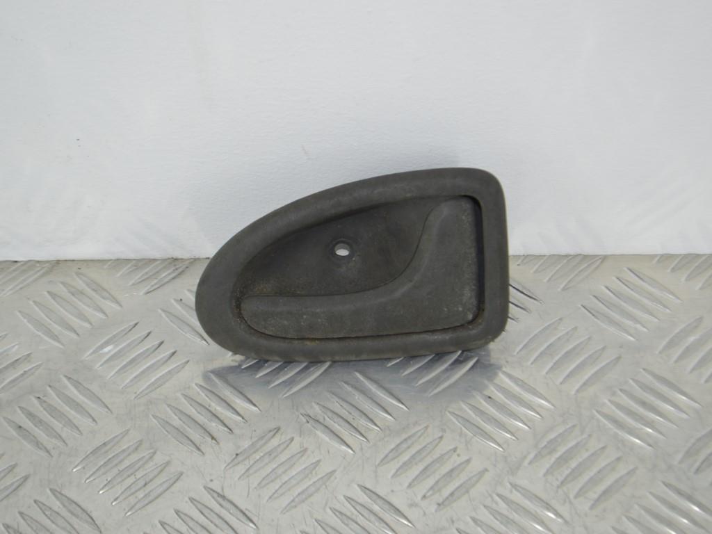 Ручка внутренняя передняя правая Renault Scenic 1 (1996-2003) 7700415975