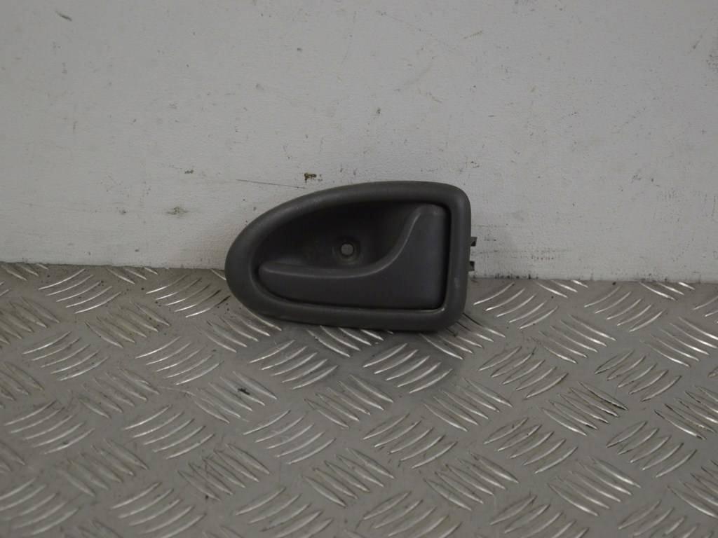 Ручка внутренняя передняя правая Renault Scenic 1 (1996-2003) 7700415975