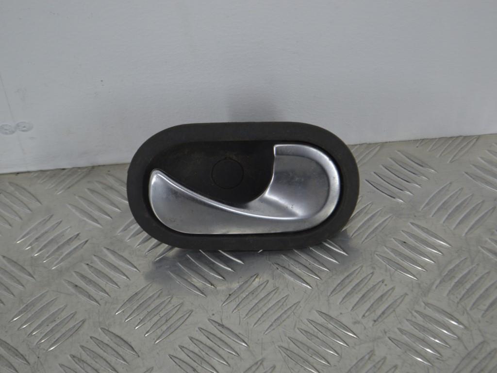 Ручка внутренняя задняя правая Renault Megane 2 (2002-2008) 8200028486