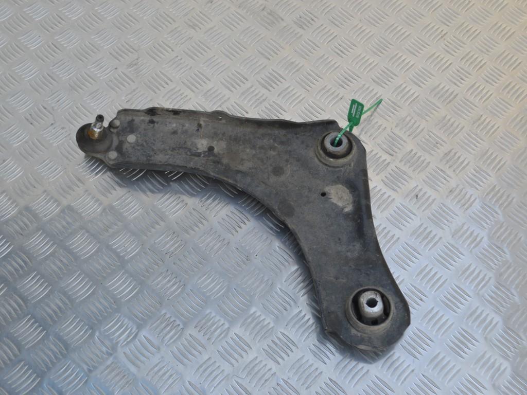 Рычаг передний левый