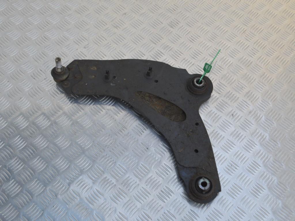 Рычаг передний левый