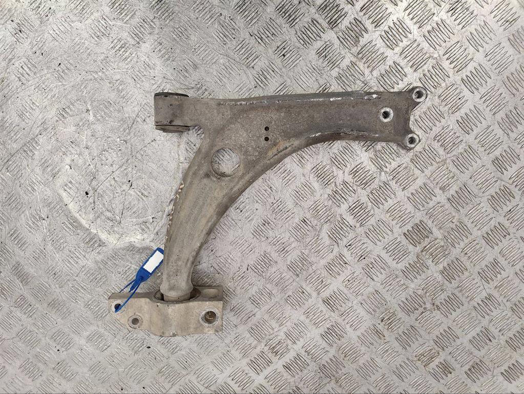 Рычаг передний левый