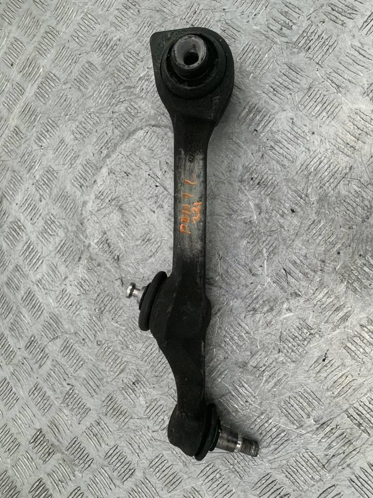 Рычаг передний левый