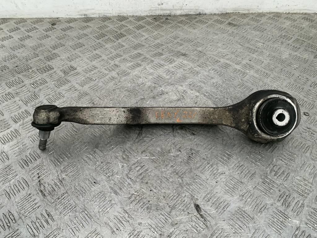 Рычаг передний левый