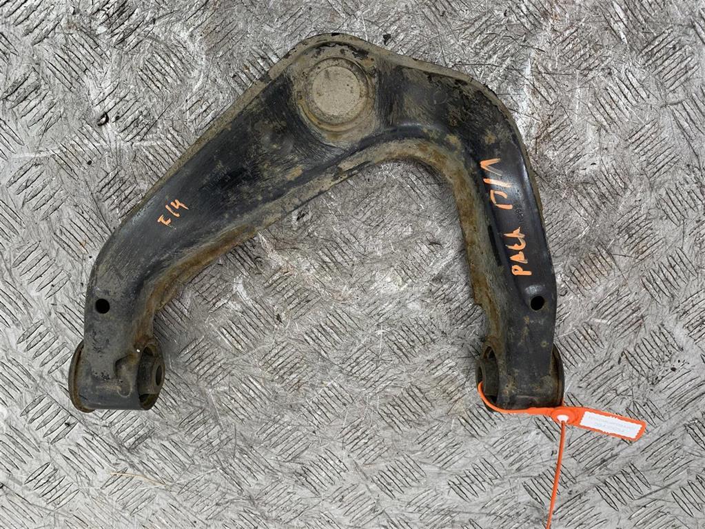 Рычаг передний левый