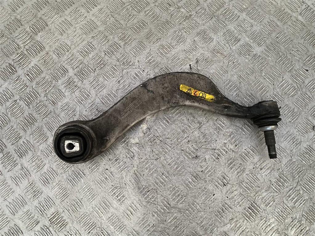 Рычаг передний левый