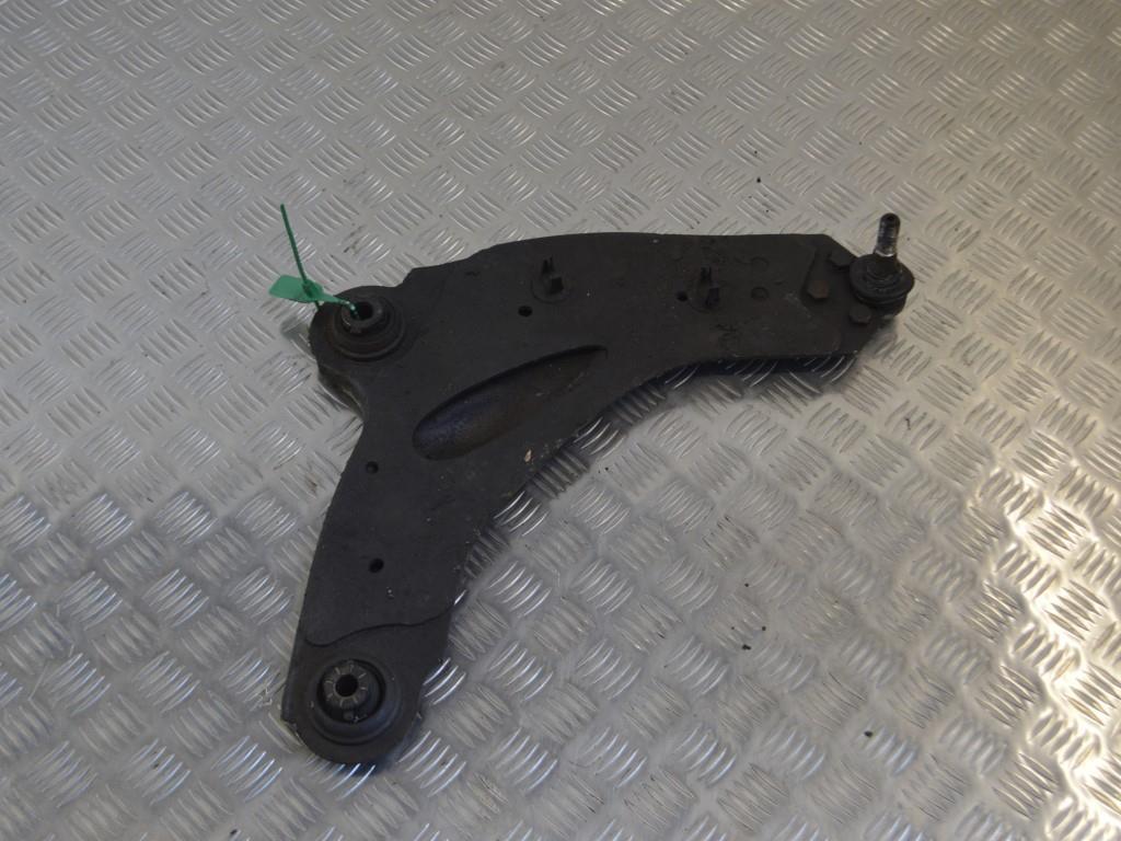 Рычаг передний правый