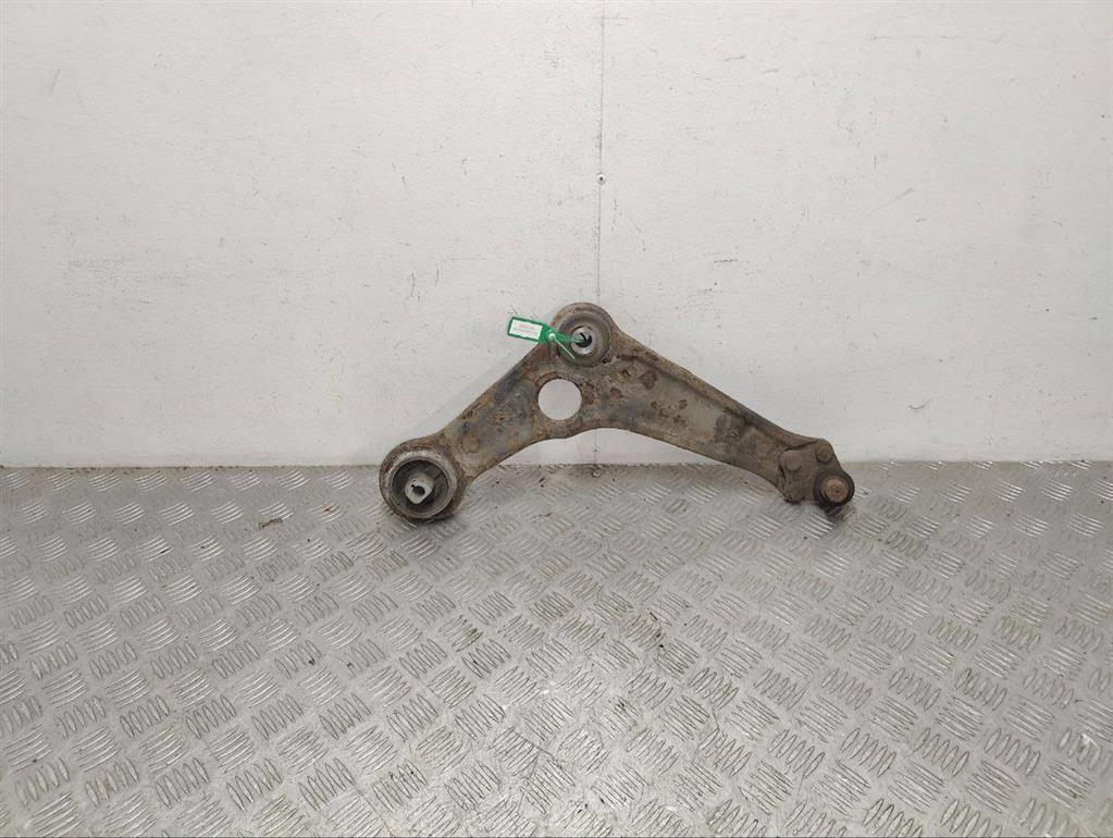 Рычаг передний правый