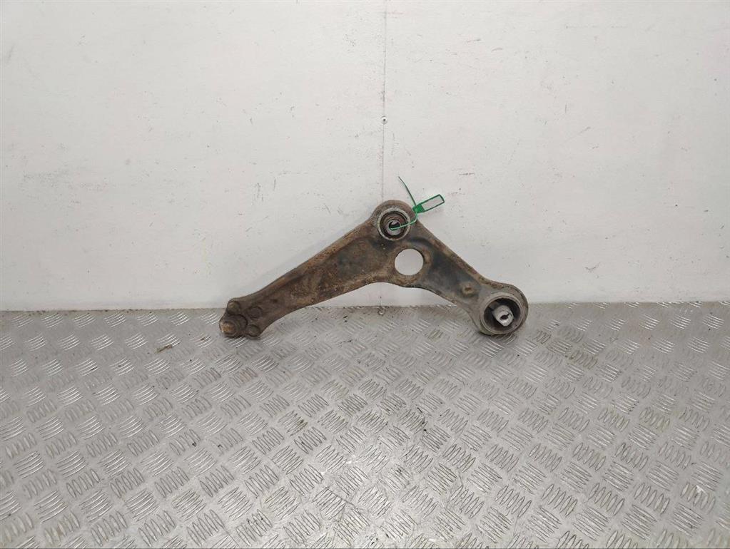 Рычаг передний правый