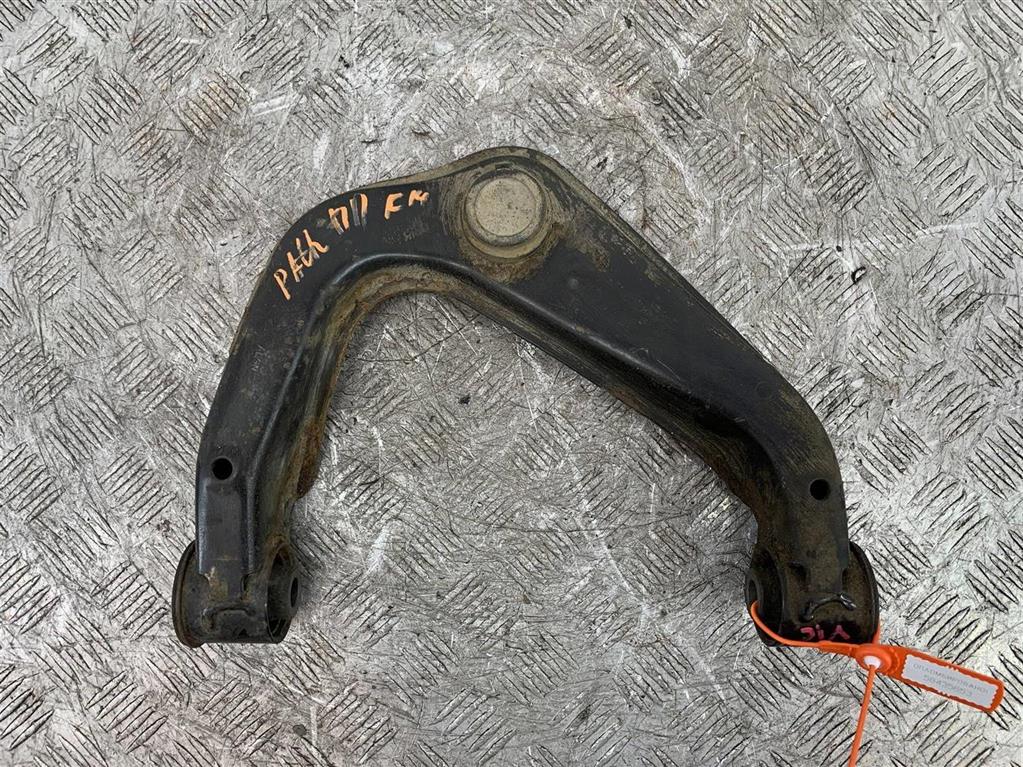 Рычаг передний правый