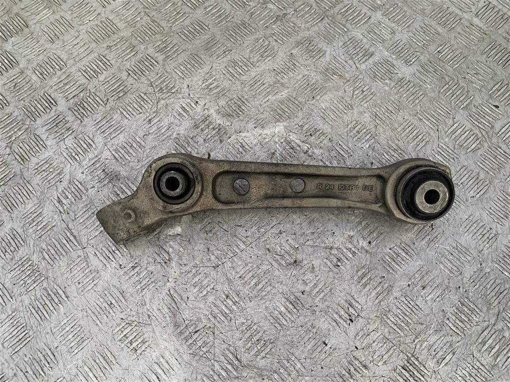 Рычаг передний правый
