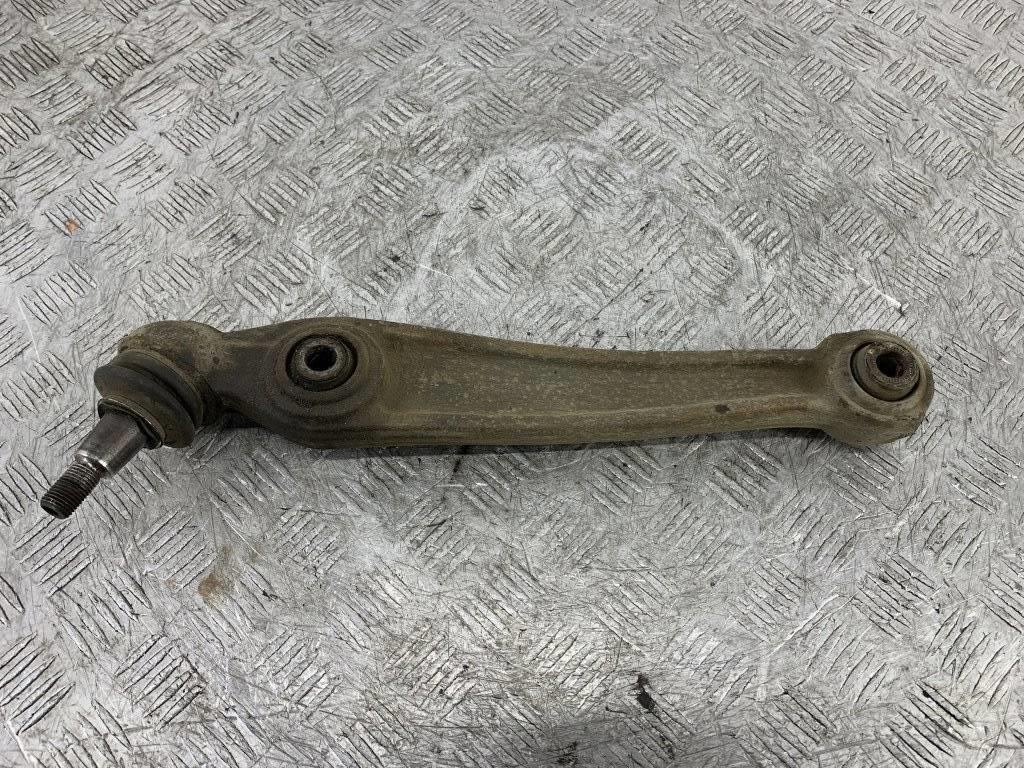 Рычаг передний