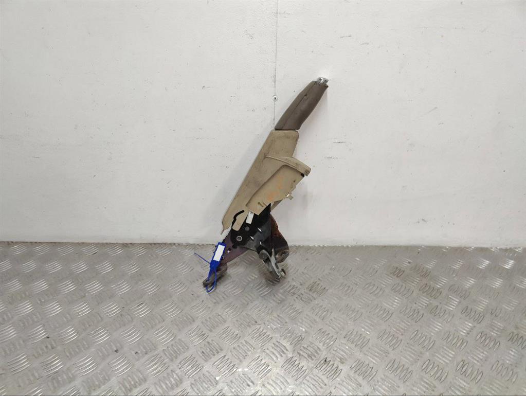 Рычаг ручного тормоза (ручника)