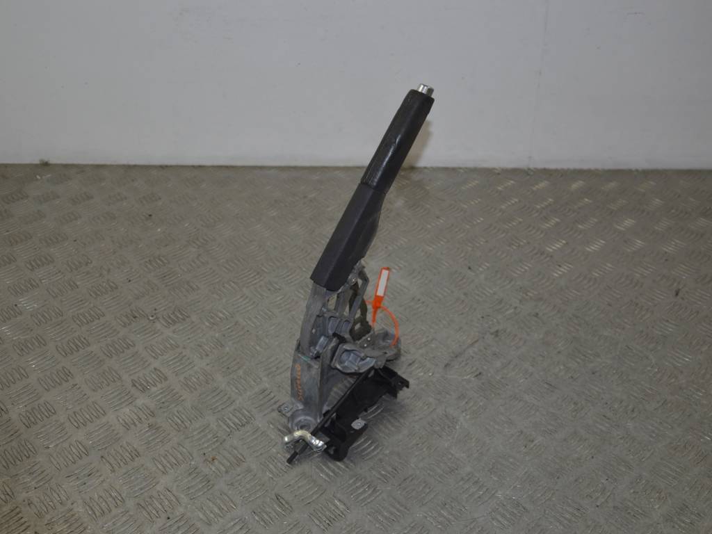 Рычаг ручного тормоза (ручника)