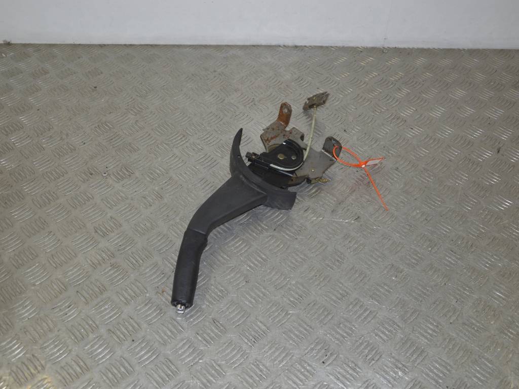 Рычаг ручного тормоза (ручника)