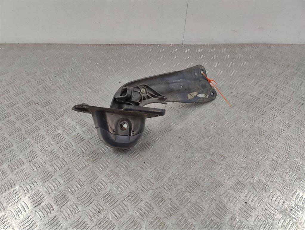 Рычаг задний левый