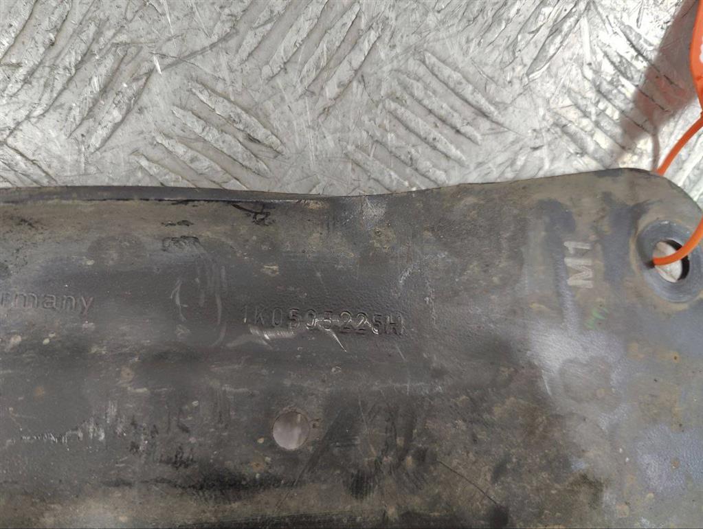 Рычаг задний левый