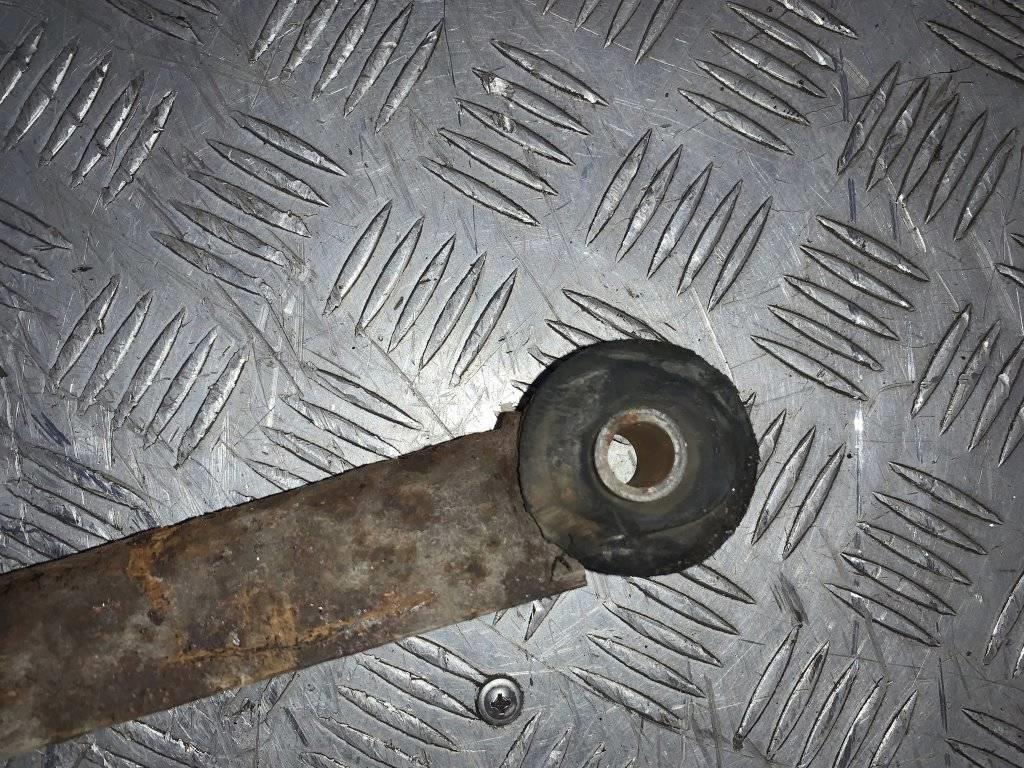 Рычаг задний