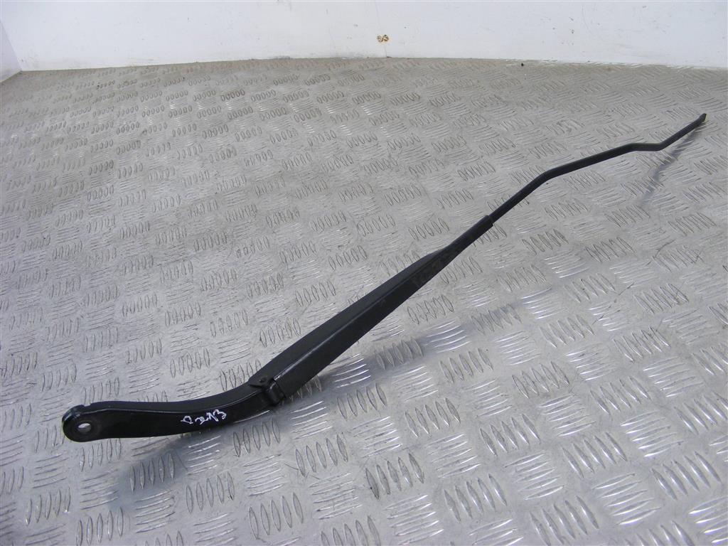 Щеткодержатель (поводок стеклоочистителя, дворник) Renault Megane 2 (2002-2008) 8200417219