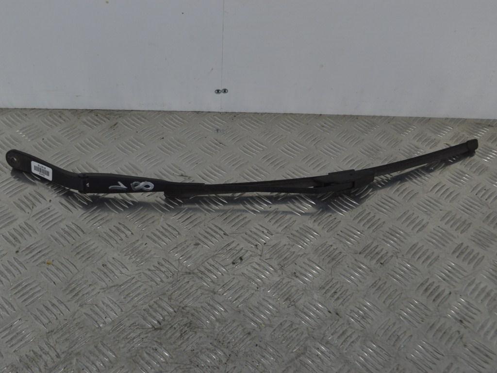 Щеткодержатель (поводок стеклоочистителя, дворник)