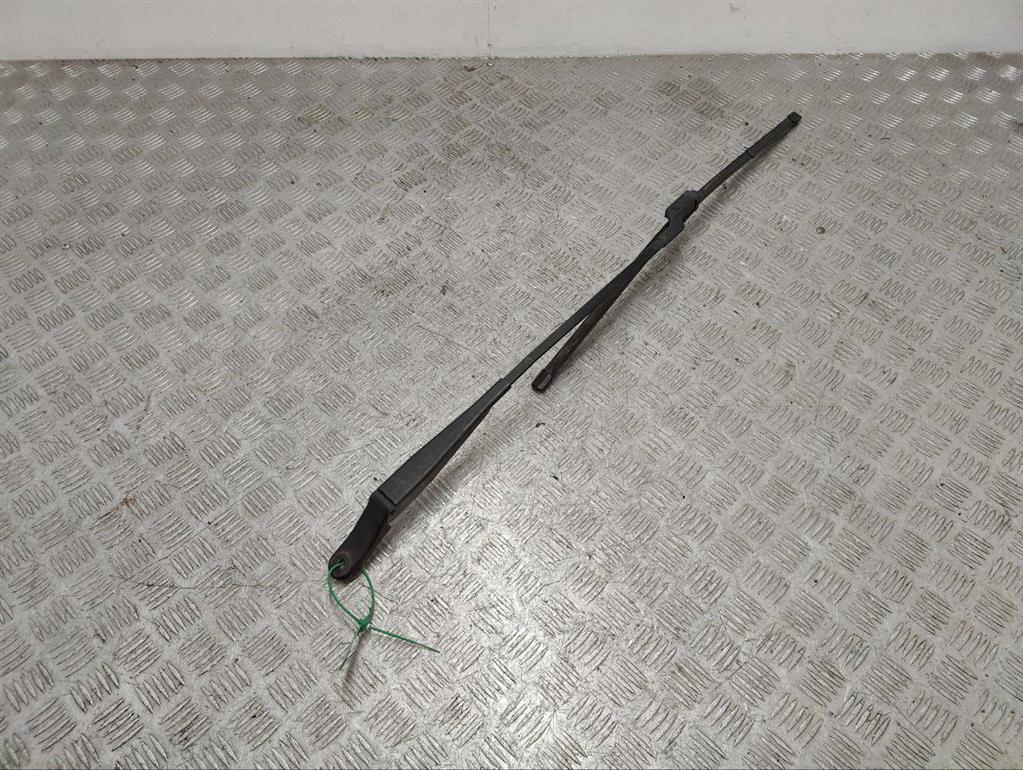 Щеткодержатель (поводок стеклоочистителя, дворник)