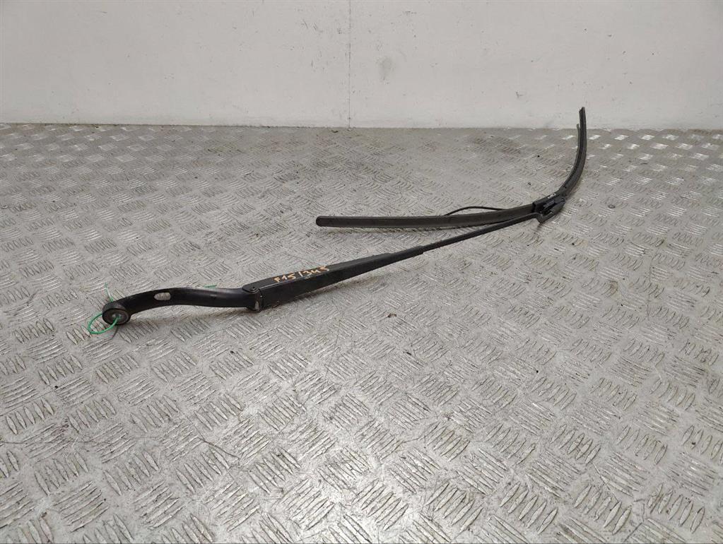 Щеткодержатель (поводок стеклоочистителя, дворник)